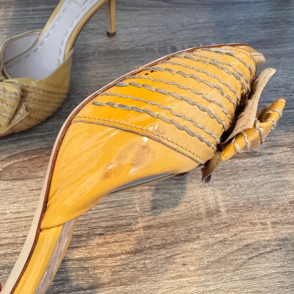Miu Miu Patent Leather Yellow/Beige Mule Sandals. - Picture 10 of 10